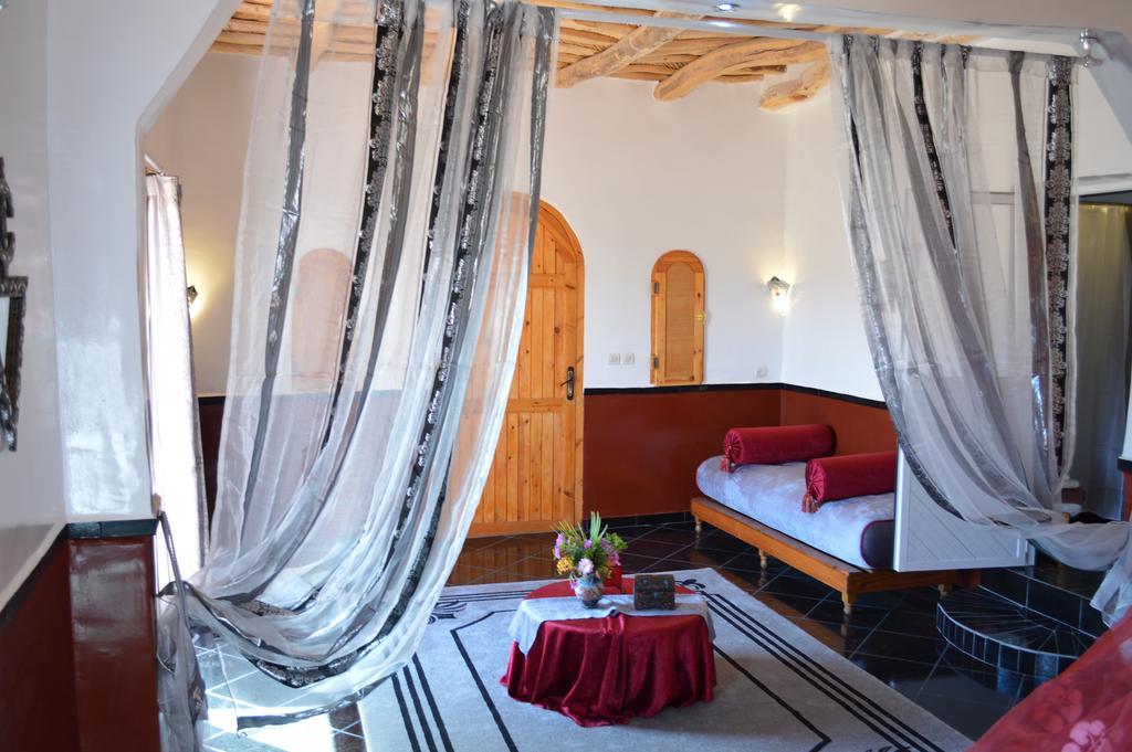 Auberge Le Jardin De La Source Aït Ben Ali Exteriör bild