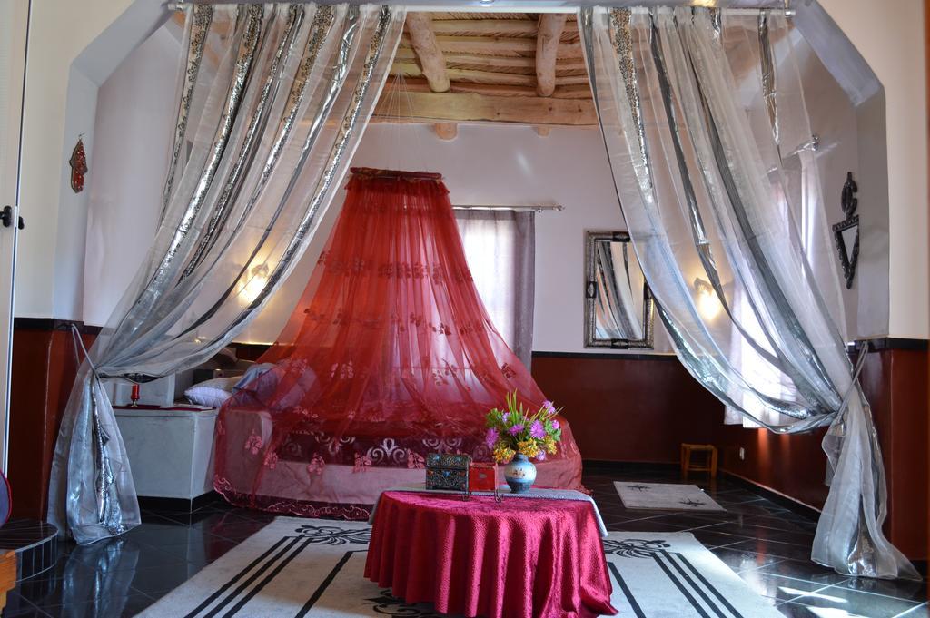 Auberge Le Jardin De La Source Aït Ben Ali Exteriör bild